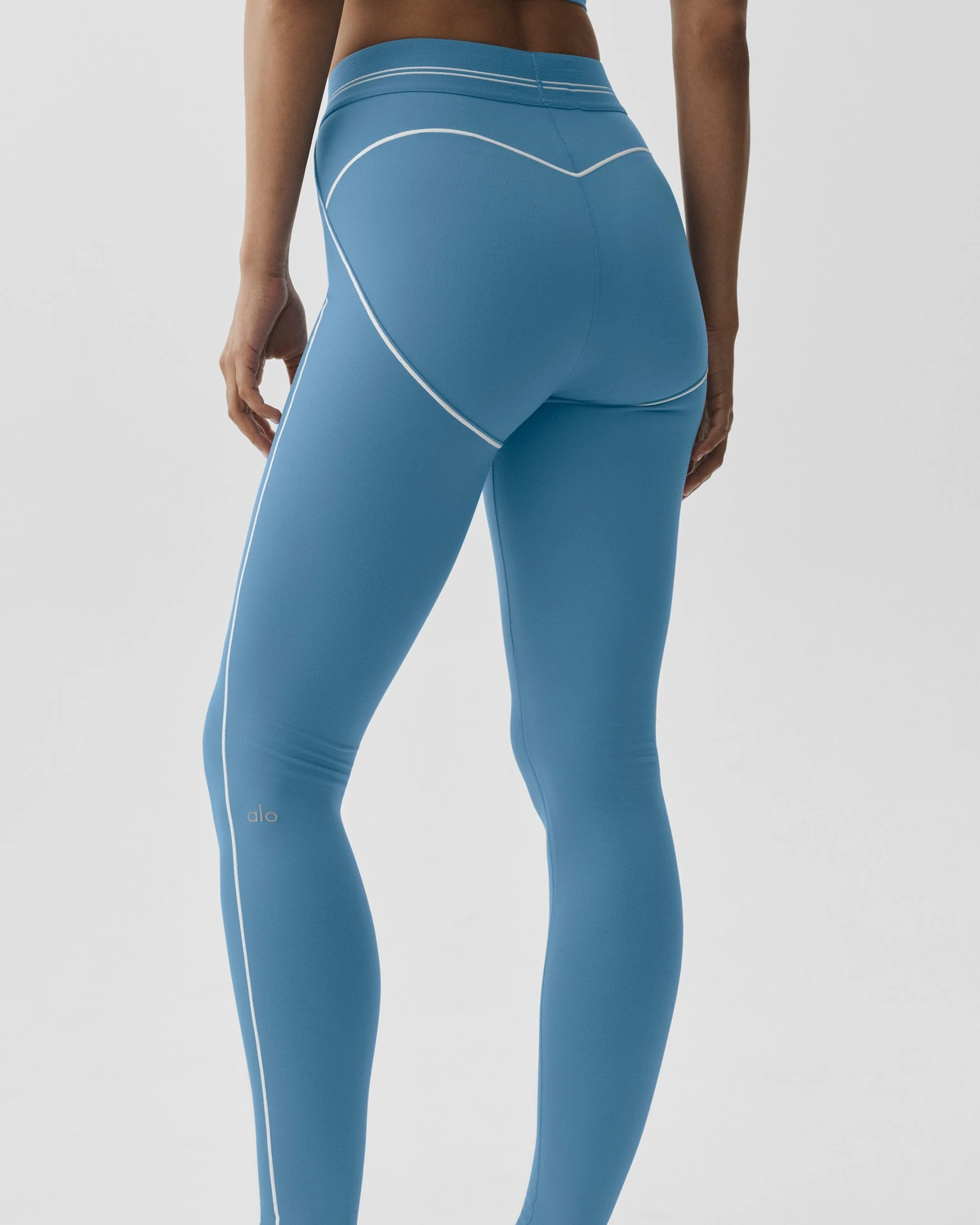 Леггинсы ALO YOGA Airbrush High-Waist Heart Throb