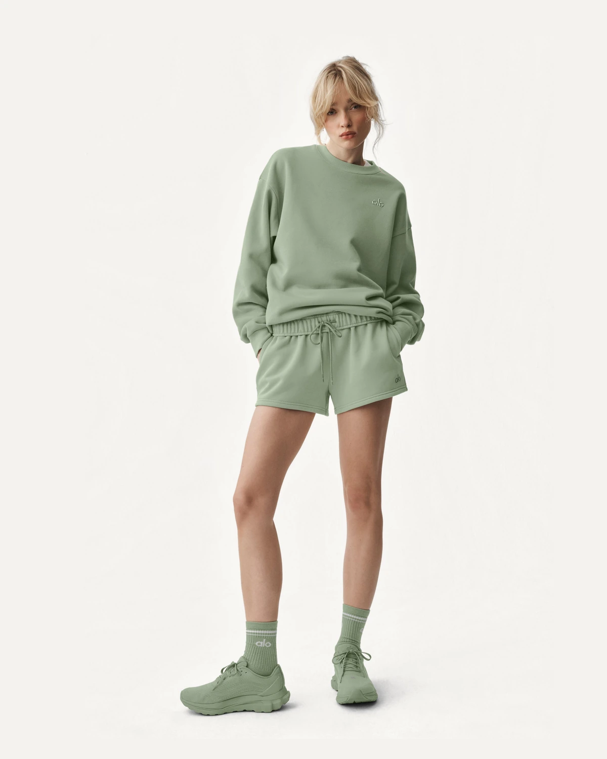 Пуловер ALO YOGA Accolade Crew Neck