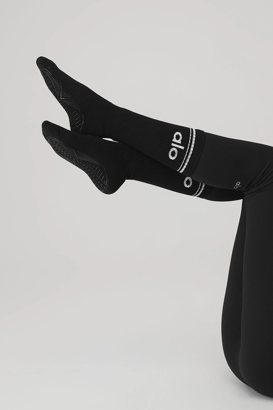 Носки ALO YOGA Women's Throwback Barre