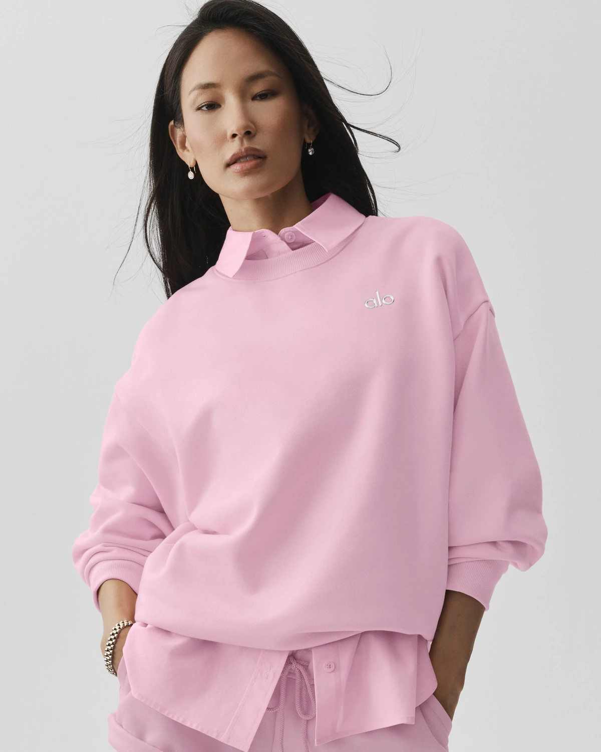 Пуловер ALO YOGA Accolade Crew Neck