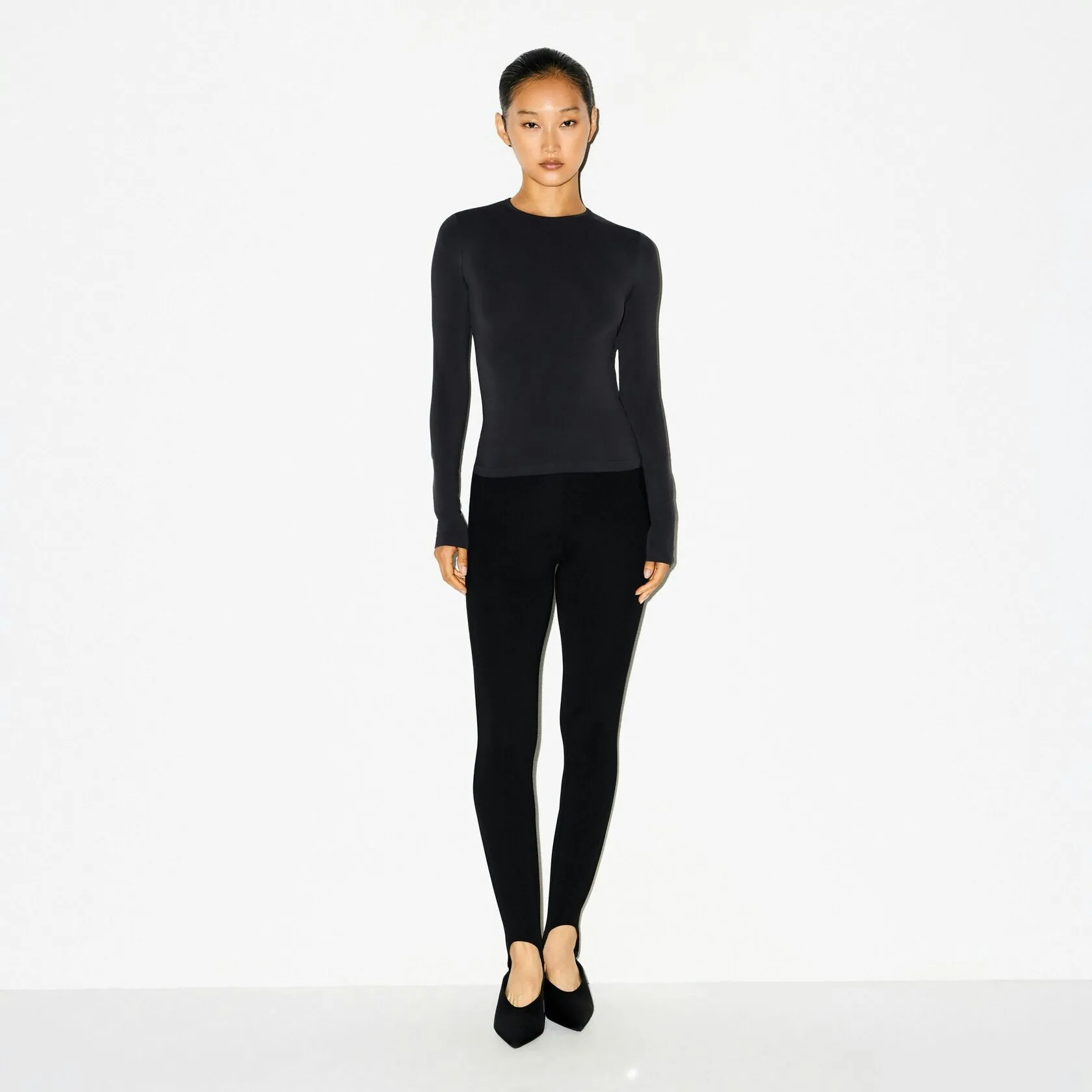 SOFT SMOOTHING SEAMLESS LONG SLEEVE T-SHIRT ONYX