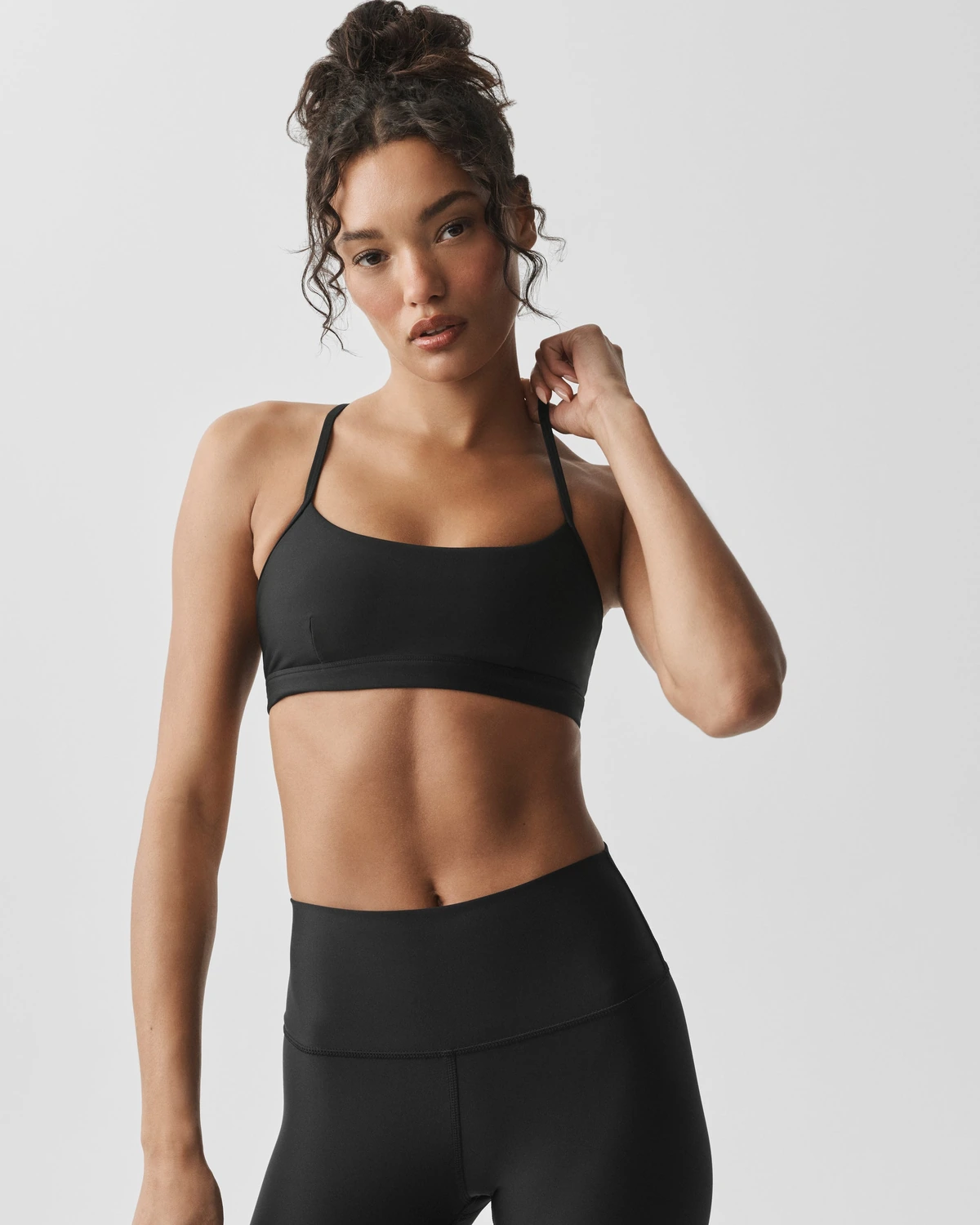 Топ спортивный ALO YOGA Airlift Intrigue